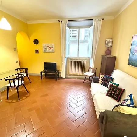 A Flat In Santa Croce Daire