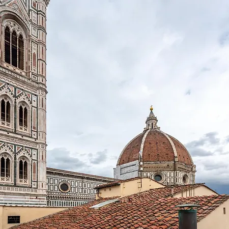 Calzaiuoli 10 - Boutique * Florence