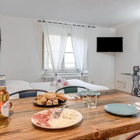 Elica - Sweet Dreams In Apartment Florence