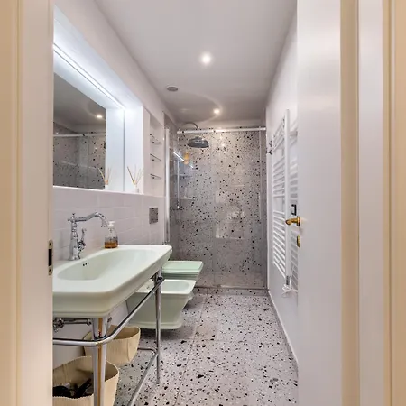 New Quiet Flat - Santa Croce View - Servizi Firenze
