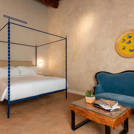 Palazzo Doni By Art *