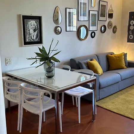 Apartment Discovering Florenz