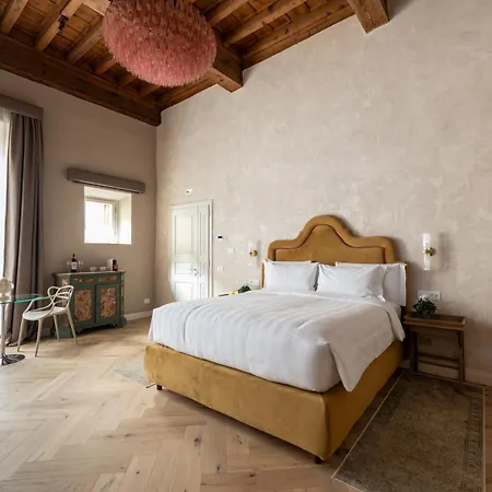 Palazzo Doni By Art *