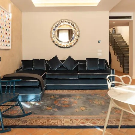 Palazzo Doni By Art * Firenze