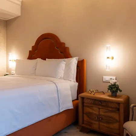 Palazzo Doni By Art * Firenze