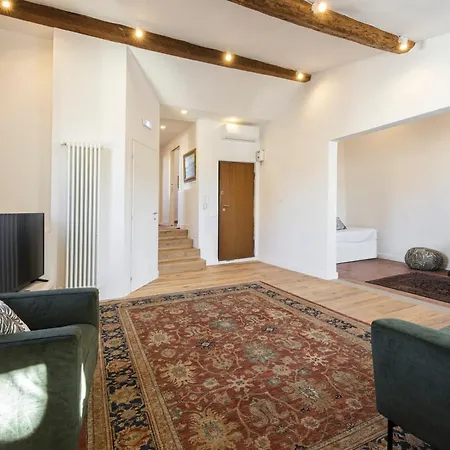 Santa Maria Novella Penthouse By Mmega
