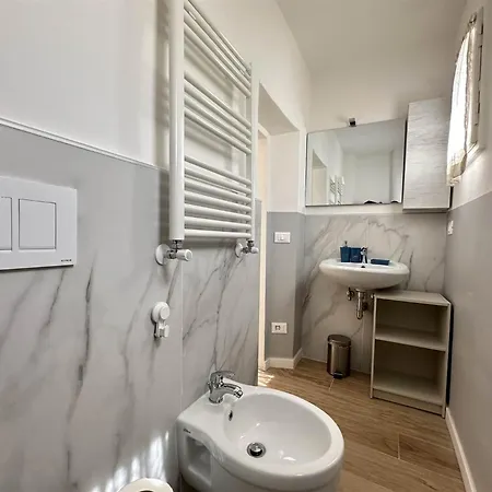 Borgo Verde-5 Minutes From The Station Daire