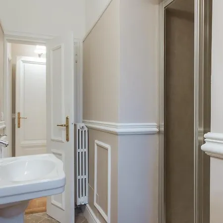 Daire Leopoldo Luxurious Near The Center Floransa