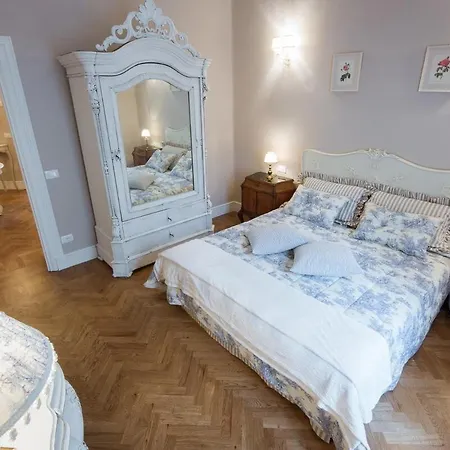 Daire Leopoldo Luxurious Near The Center Floransa