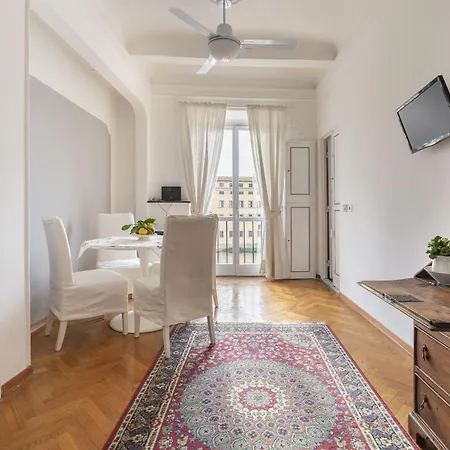 Acciaiuoli 18 Apartment