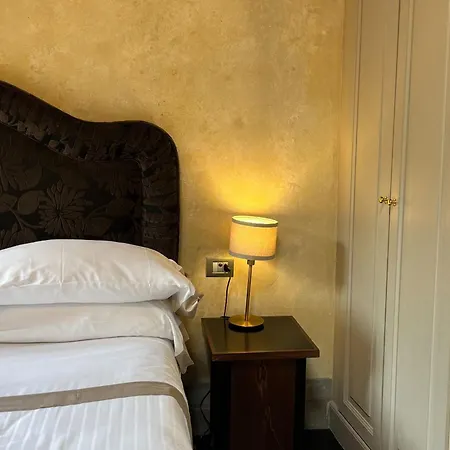 Numa Palazzo San Niccolo Apart Otel Floransa