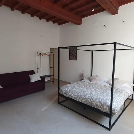 Pitti Rainbow Homestay Florence