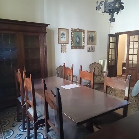 Nobility In The Heart Of Florence! Apartament