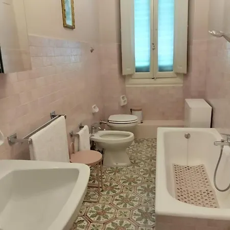Nobility In The Heart Of Florence! Apartament Florencja