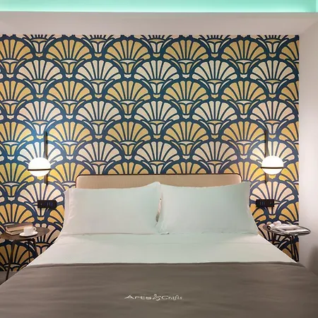 Arts & Crafts Luxury * Florence