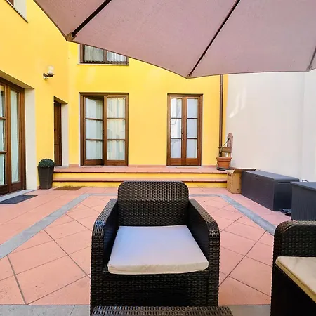 Guest house Cozy Room With Ensuite & Outdoor Space