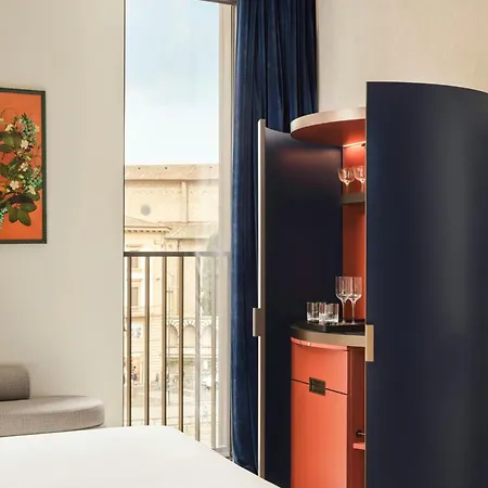 Hotel W