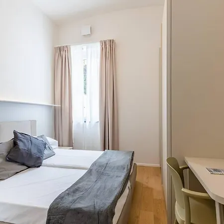 Colonna Rucellai 5 Apartment *