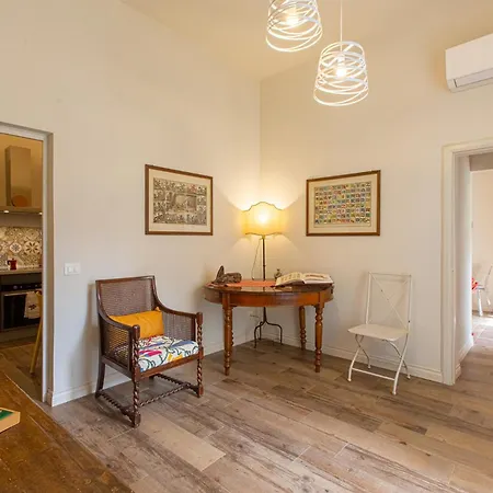 Florence- The Vintage Nook Apartment