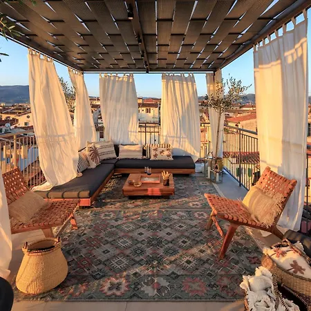 Enchanting Penthouse With A Breathtaking 360 Degrees Panoramic View In The Heart Of Apartment *
