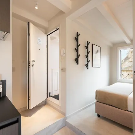 Apartamento Via Avelli, 4 - Charming - Attico Al 5to Piano Senza Ascensore Vicino Stazione Con Terrazza Con Vista Santa Maria Novella Florencia