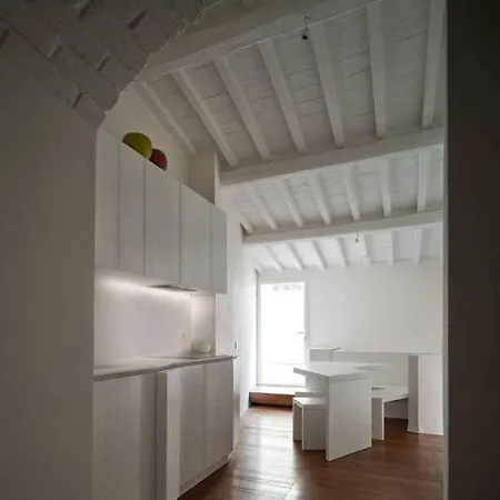 750 Eur - Unique Design 4 Bed Apartment Florencja