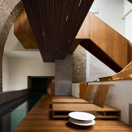 750 Eur - Unique Design 4 Bed Apartment * Florencja