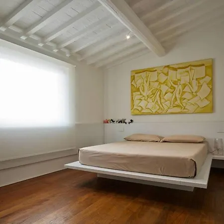 Apartament 750 Eur - Unique Design 4 Bed Apartment Florencja