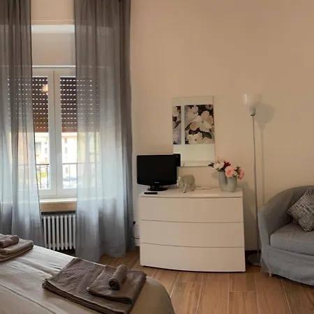 Modern Renovated Near Center & Transit Apartamento