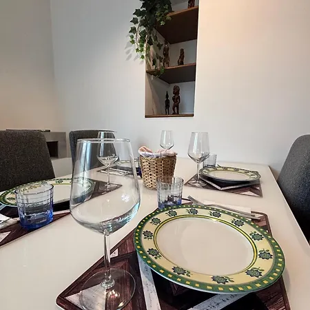 Modern Renovated Near Center & Transit Apartamento