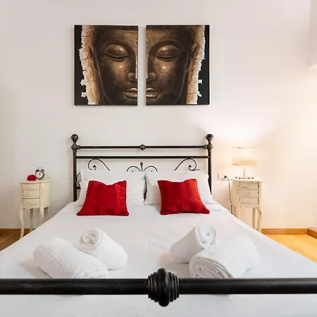 Keys Of Italy -monalda Small-1br By Palazzo Strozzi