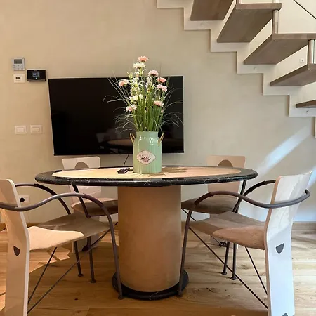 Casa Cialdini 14 Appartamento *