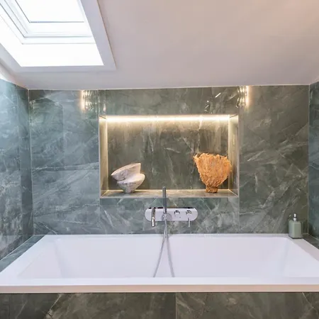 Florence- Heaven's Touch Penthouse Daire Floransa