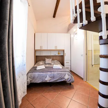 1000 Mt Far From Center - Dimora Leopolda Apartment *