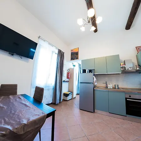 1000 Mt Far From Center - Dimora Leopolda Apartment