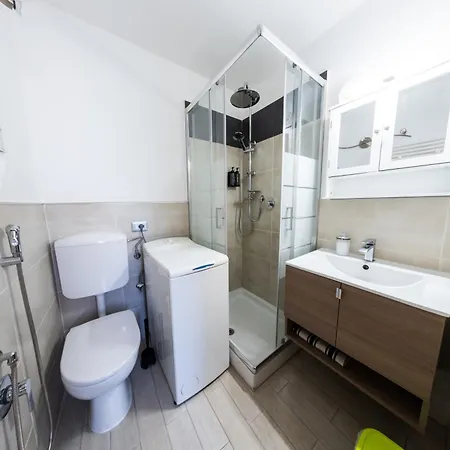 1000 Mt Far From Center - Dimora Leopolda Apartment