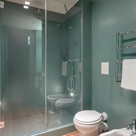 Accademia Frescoes Apartment