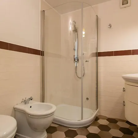 Apartment Toscanelli 10 *