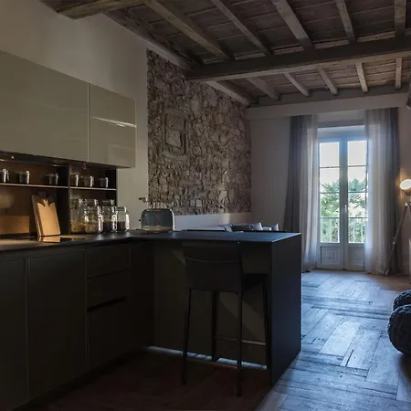 Rose - Santo Spirito District Apartment *