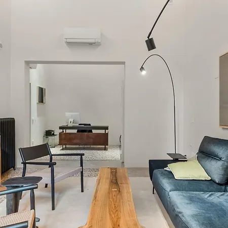 Πανσιόν Three D'azeglio 12 *