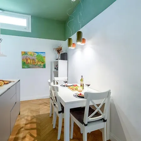 Apartamento Sant'ambrogio With Courtyard