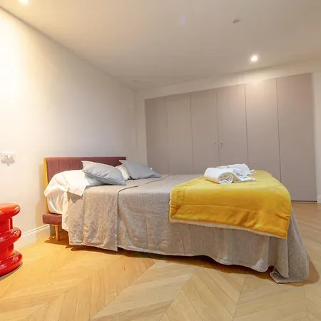 Apartamento Sant'ambrogio With Courtyard