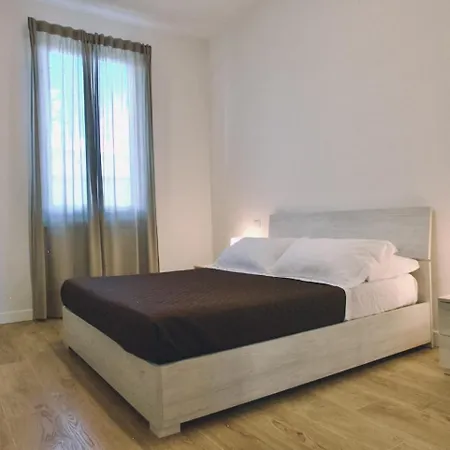 Διαμέρισμα Lia's Modern Flat 2 Bedroom W Balcony *