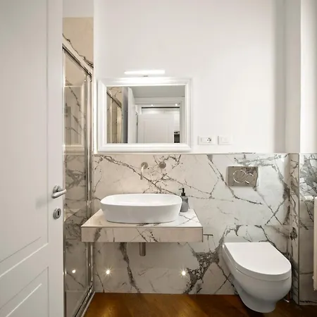 Apartment Four Season's Luxury 300 Mt From Duomo
