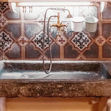 Art Gallery And Charming In San Frediano Daire Floransa