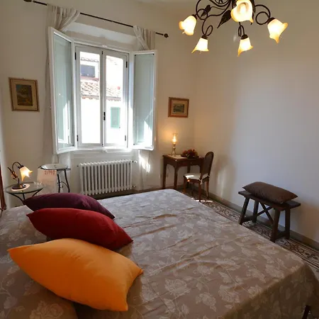 Unyca - Classic Florentine Atmosphere Apartment Florence