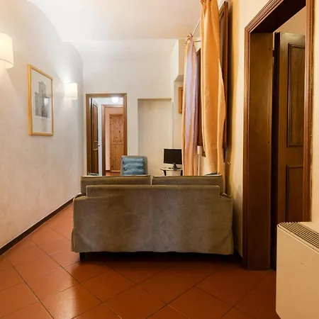 Florence- Ariento Bacco 3bdr San Lorenzo Apartment *