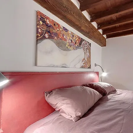 Ponte Vecchio Apartment *