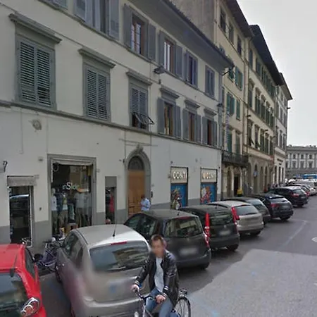 Roommo Beccaria Florenz