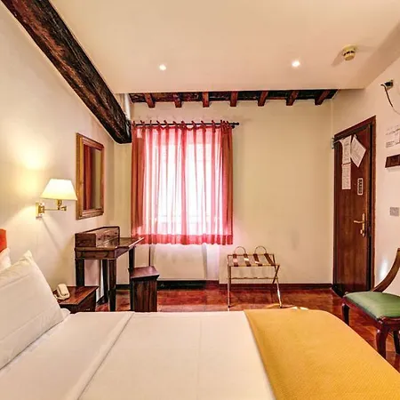 Fiorino Hotel 3*